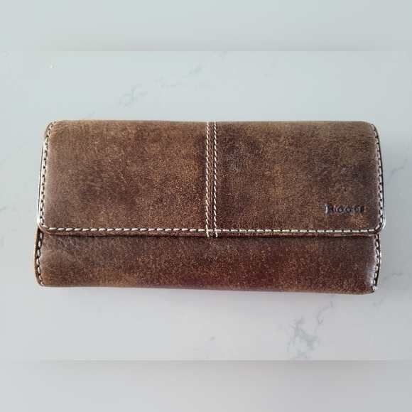 Roots Leather Tribe Trifold Wallet - Picture 1 of 5